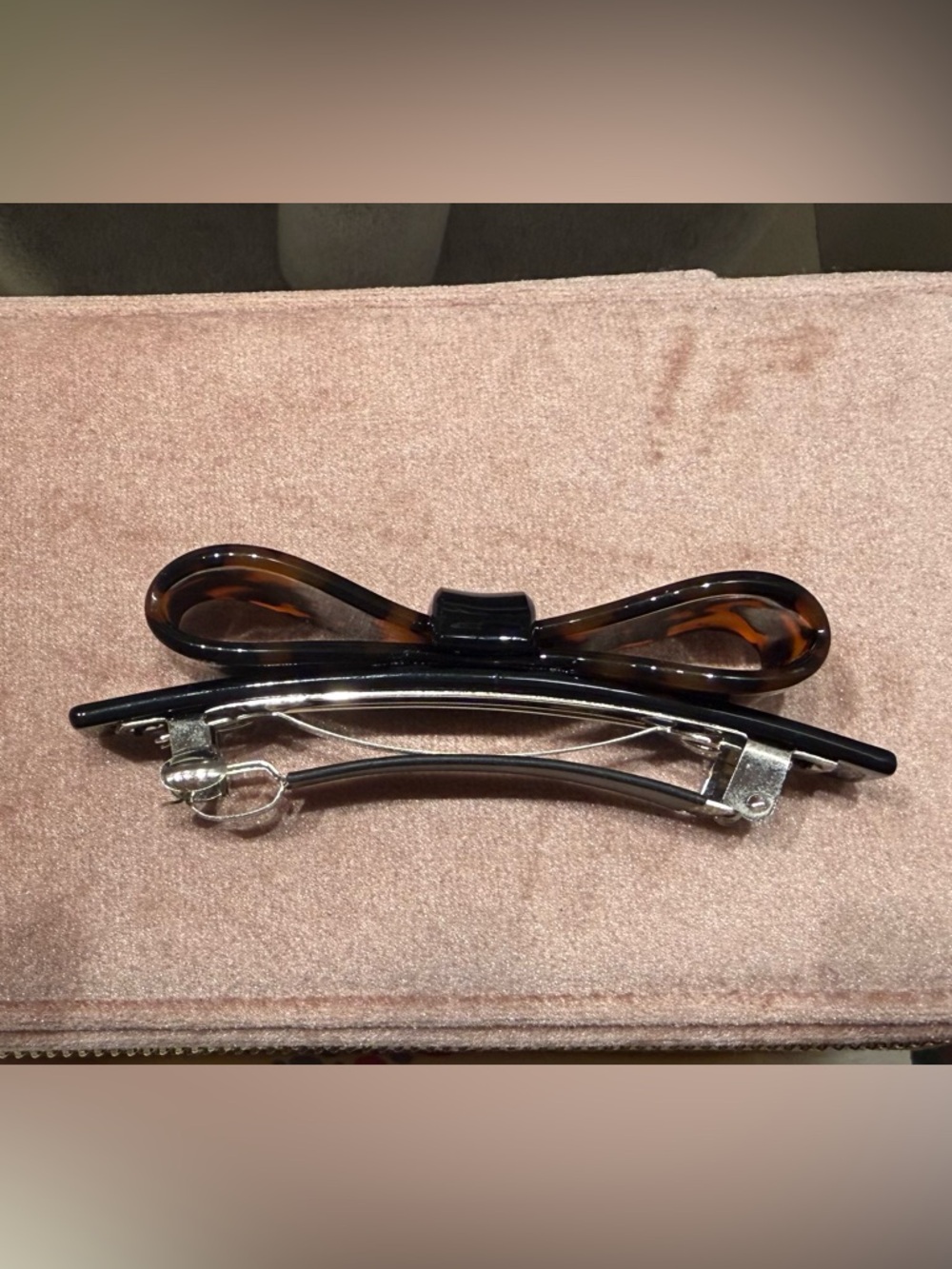Tortoiseshell-color bow-shaped Hair Clip